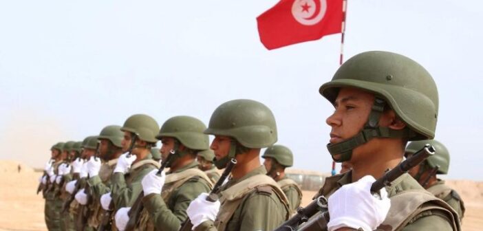 Tunus’ta gençlerin büyük bir kısmı askerlik yapmaktan kaçınıyor: 300 bin “firar” davası açıldı